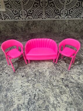 Barbie Pink Couch & 2 Chairs